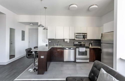 East Hyde Park Appartement | FRONTDESK 2 BR Apt by Harold Washington Park