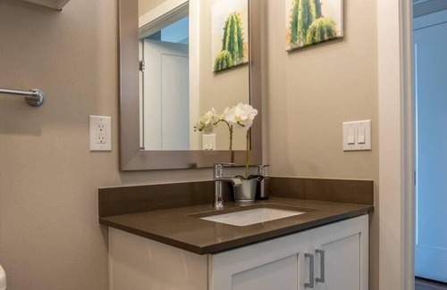 Security Acres Appartement | Frontdesk | Bright 1 BR Apt in Old Town Scottsdale