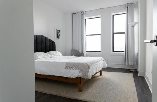 East Hyde Park Appartement | FRONTDESK Dashing 1 BR Apt near The Smart Museum