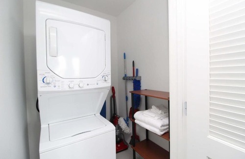 East Hyde Park Appartement | FRONTDESK Dashing 1 BR Apt near The Smart Museum