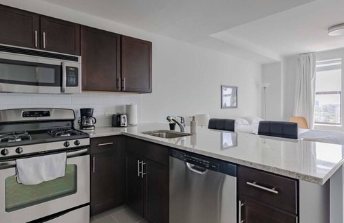 East Hyde Park Appartement | Frontdesk | Debonair Studio Apt with City View