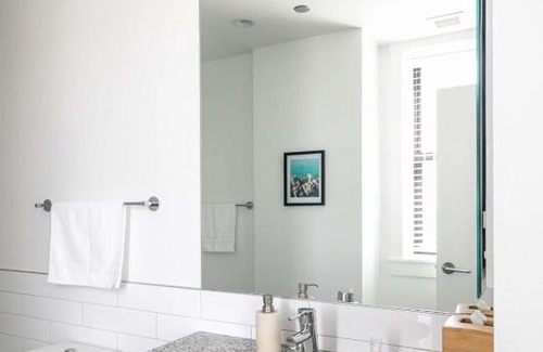 East Hyde Park Appartement | FRONTDESK Debonair Studio Apt with City View