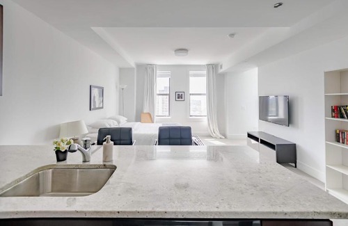 East Hyde Park Appartement | FRONTDESK Debonair Studio Apt with City View
