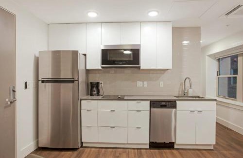 Hanover Place Appartement | FRONTDESK Midtown Studio Apt near KC Nightlife