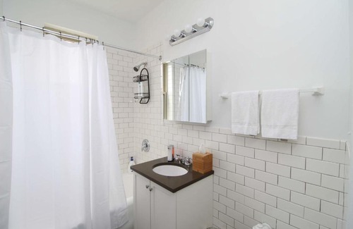 East Hyde Park Appartement | FRONTDESK Modern 1 BR Apt by Promontory Point