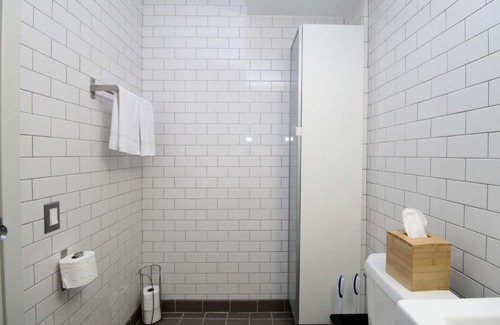 Indian Village Appartement | FRONTDESK Modern Studio Apt in East Hyde Park