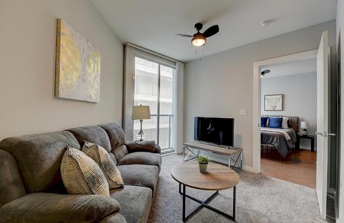 West Campus Appartement | FRONTDESK Pointe on Rio Apts West Campus Austin
