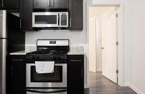 Noble Square Appartement | FRONTDESK Updated 1BR Apt in River West
