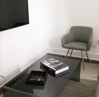 Pilsen Appartement | FRONTDESK Updated 2 BR Apt Near South Side