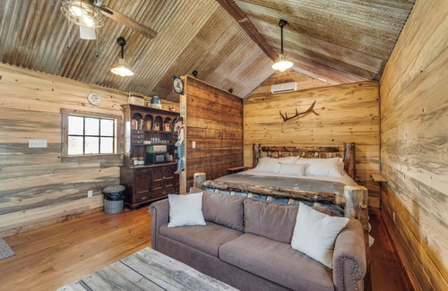 Italy Cabine | Frontier Cabin - Star Gazing - Pet Friendly