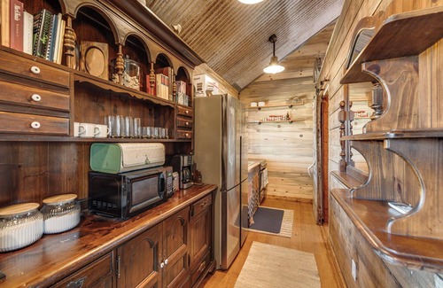 Italy Cabine | Frontier Cabin - Star Gazing - Pet Friendly