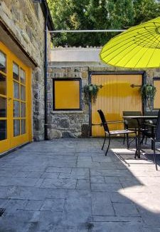 Loughinisland Maison | Frontview Cottage - Sleeps 6