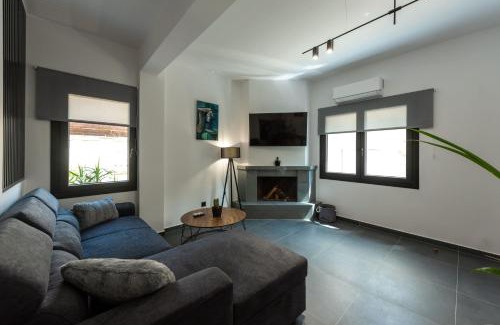 Larissa Appartement | Frourio Lodge Α2