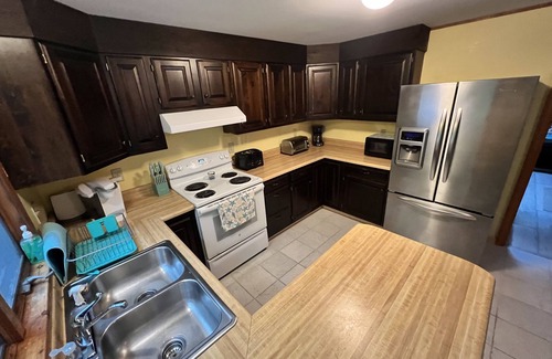 Standish Maison | Frye Island 3br +Loft Home w/Semi-Private Beach, Dock, & Mooring Across Street