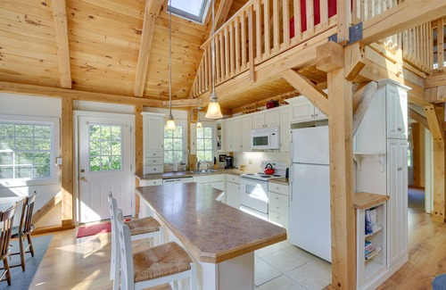 Standish Cabine | Frye Island Family Cabin with Lake & Beach Access!