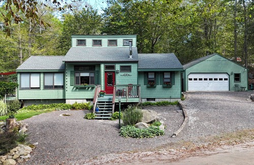Standish Maison | Frye Island Sanctuary: Steps to Beach 6 + Spectacular Private Backyard & Patio