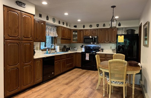 Standish Maison | Frye Island, Sebago Lake, Maine - Available Monday-Friday - Single Family
