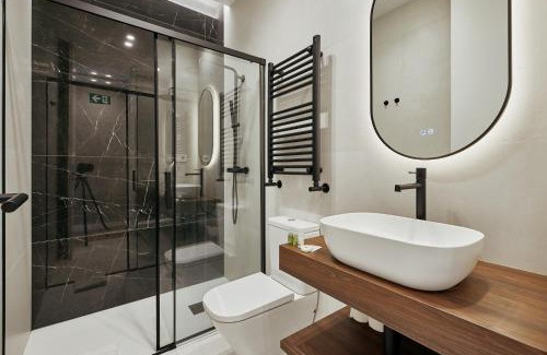 Trafalgar Maison | Fuencarral Living 7BR 7BH