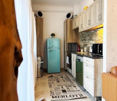 Alsorakos Maison | Full 2BDR Garden House near to Downtown Metro Free Parking