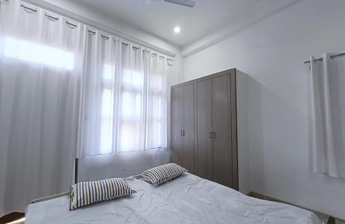Sarnath Appartement | Full AC 2BHK with Kitchen near Temple