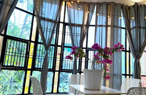 Sarnath Appartement | Full AC 2BHK with Kitchen near Temple