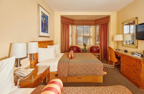 Gayborhood Hôtel | Full Double Delight, The Alexander Inn, 2 Rooms, Historic Neighbourhood