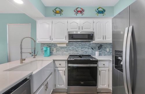 Gulf Shores Maison | Full Duplex - Prime Spot! Walk to Beach, Shops