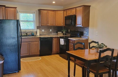 Nauvoo Appartement | Full family APT in Nauvoo-Walking distance to Temple and Historic Nauvoo