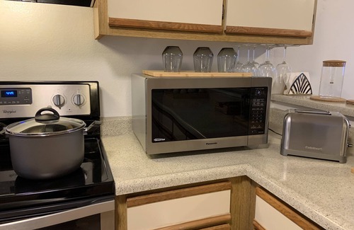 Midtown Sacramento Appartement | Full furnished 2 bedrooms townhouse apartment at midtown Sacramento, California.