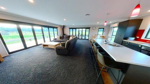 Atiamuri Maison | Full holiday home to yourself, up to 21 guests