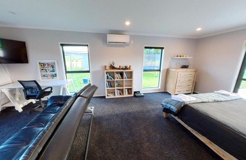 Atiamuri Maison | Full holiday home to yourself, up to 21 guests
