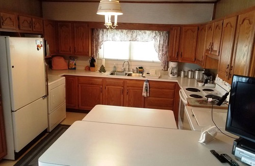 Frostburg Maison | Full Home in quiet Historic District