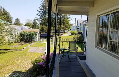 Frostburg Maison | Full Home in quiet Historic District