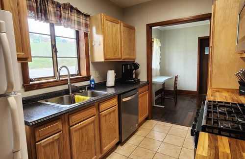 Buckhannon Maison | Full House