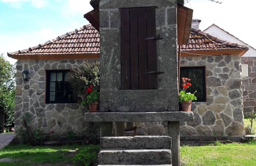 Ponte Caldelas Maison | FULL house with enclosed property, garden and barbecue. JUNE 85 € night