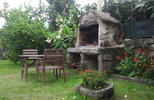Ponte Caldelas Maison | FULL house with enclosed property, garden and barbecue. JUNE 85 € night