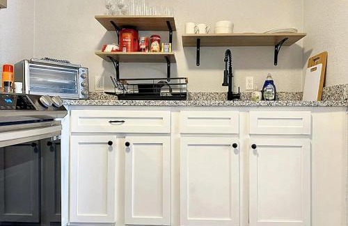 Central Oklahoma City Maison | Full-kitchen 2br Near Plaza District #41a