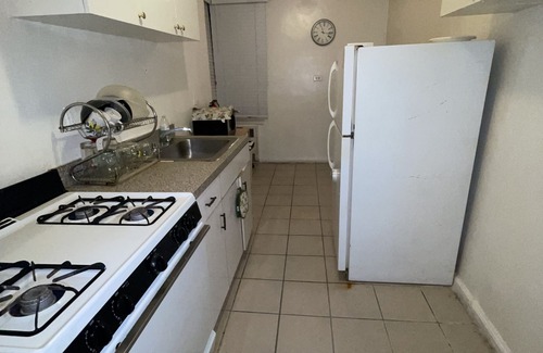 Queens Appartement | FULL LARGE BD apt with a 5min walk to HOLLIS train station and walk to D b/STOP