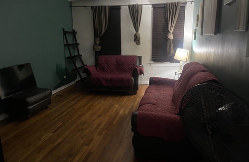 Queens Appartement | FULL LARGE BD apt with a 5min walk to HOLLIS train station and walk to D b/STOP