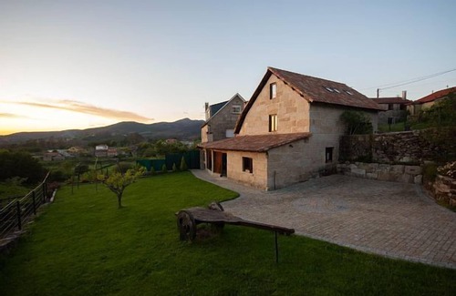 Ponte Caldelas Cottage | Gîte O Eido do Farruco pour 8 personnes