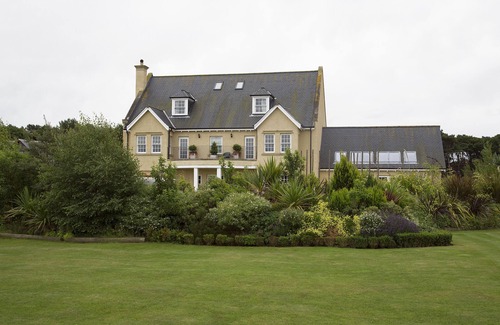 Gullane Villa | Internet, table de billard pleine grandeur, feu de bois, Tesco livre - Bliss!