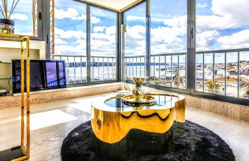 Chiado Appartement | Full Sky in Chiado by LovelyStay