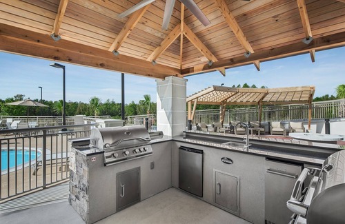 Florence Copropriété | Suite entièrement équipée | Centre de fitness sur place + petit déjeuner gratuit + piscine extérieure