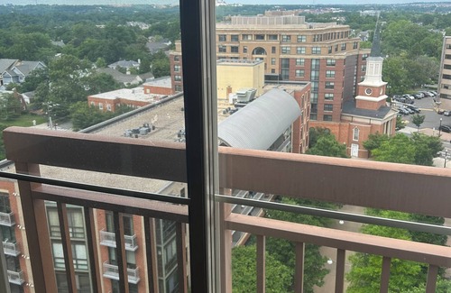 Clarendon Appartement | Fully equipped 1-bedroom, pool, gym & parking in Clarendon, Arlington