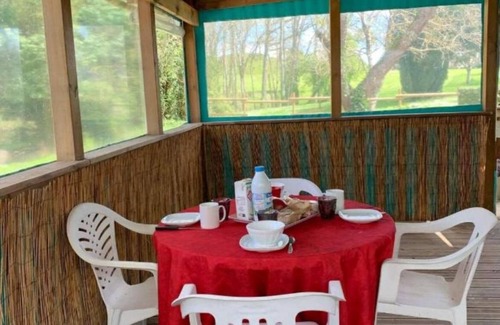 Castillonnes Maison | mobilehome de 2 chambres entièrement équipée avec une grande terrasse couverte