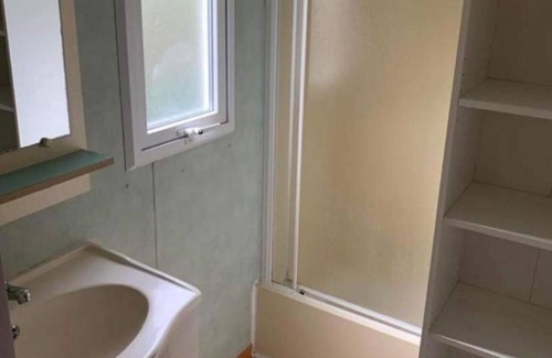 Castillonnes Maison | mobilehome de 2 chambres entièrement équipée avec une grande terrasse couverte