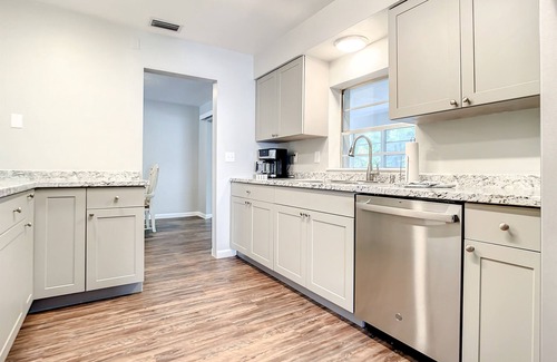 Deltona Lakes Maison | ON SALE 3BR Home w/ Patio Near Beach & Disneyworld