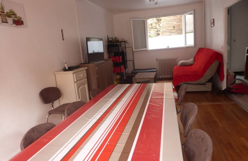 Saint-Cere Appartement | appartement en plein centre ville, tout équipé, la location se fait sans animaux