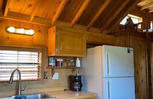 Alto Cabine | cabine entièrement équipée pour une escapade de week-end avec barbecue au propane et un bain à remous