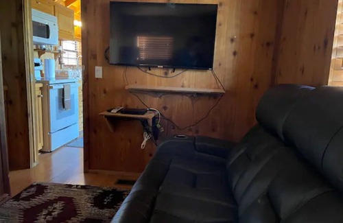 Alto Cabine | cabine entièrement équipée pour une escapade de week-end avec barbecue au propane et un bain à remous